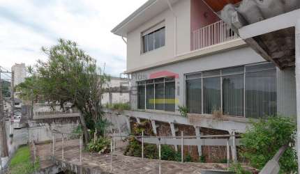 Excelente Casa e ou Ponto Comercial no Tremembé !