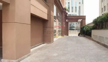 Conjunto Comercial  Próximo á Av. Paulista
