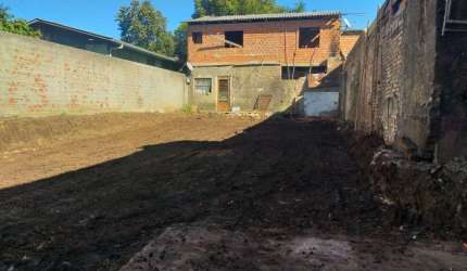 Terreno à venda no Cinqüentenário, Caxias do Sul  por R$ 850.000