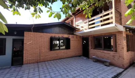 Casa com 5 quartos à venda no Cruzeiro, Caxias do Sul  por R$ 750.000