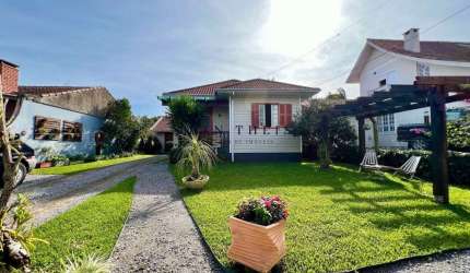 Casa com 3 quartos à venda na Colina Sorriso, Caxias do Sul  por R$ 749.995