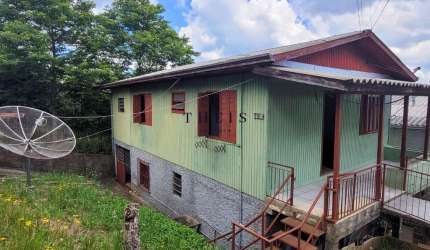 Casa com 4 quartos à venda no São Caetano, Caxias do Sul  por R$ 250.000