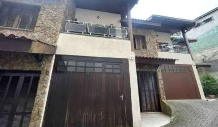 Casa com 3 quartos à venda na Ana Rech, Caxias do Sul  por R$ 360.000