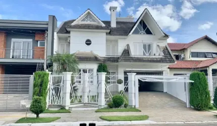 Sobrado Alto Padrão c/ 5 Dormitórios no Moinhos de Vento