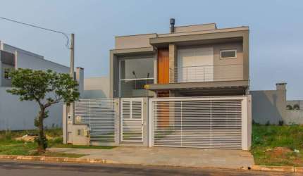 Sobrado com 3 Quartos à venda, 188m² - Mont Serrat