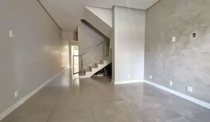 Sobrado com 2 Quartos e 3 banheiros à Venda