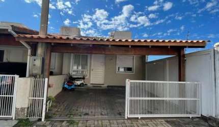 Casa térrea em condomínio fechado Bairro Olaria