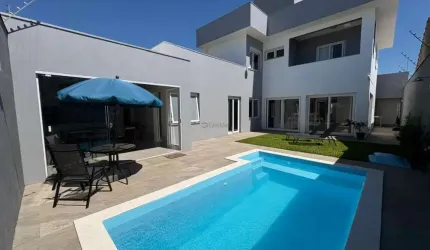 Aluguel de Casa em Canoas, Bairro Niterói - 287.18m² de área construída