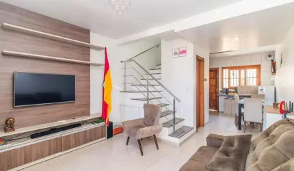 Casa com 2 Quartos e 3 banheiros à Venda