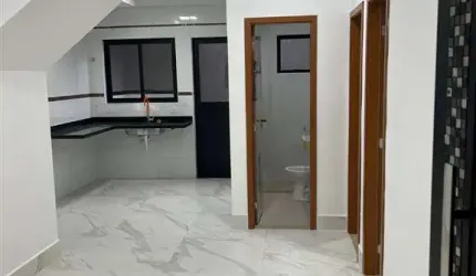 FINANCIAMENTO COM ENTRADA FACILITADA!! 3 QUADRAS DA PRAIA - EM ÓTIMO LOCAL - SOBREPOSTA BAIXA COM QUINTAL - CASA NOVA - PRONTA PRA MORAR.