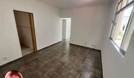 APARTAMENTO EM ÓTIMO LOCAL DO MARAPÉ EM SANTOS - COM 3 DORMITÓRIOS.