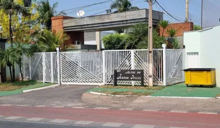 Casa térrea em condomínio para venda tem 212 metros quadrados com 3 quartos