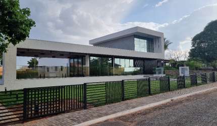 Linda casa térrea Condomínio Portal das Águas - Manso