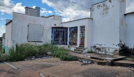 Ótimo galpão comercial frente para a Av Miguel Sutil no bairro Baú