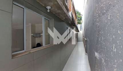 Casa Assobradada com 4 Quartos em Ótima Localização!