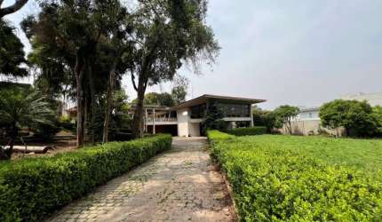 Terreno à venda na Rua Mahatma Gandhi, Aristocrata, São José dos Pinhais, 540 m2 por R$ 6.500.000