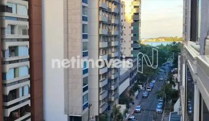Lindo e Amplo 03 Qtos Suíte Varanda Quadra Mar Oportunidade