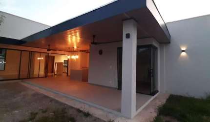 Casa para Venda em São Sebastião, Portal da Olaria, 3 dormitórios, 3 suítes, 4 banheiros, 2 vagas