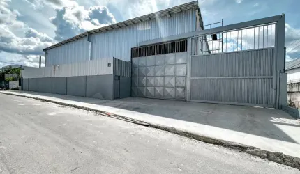 Galpão Industrial de 886m² com Escritório e vagas de garagem no Novo Aleixo