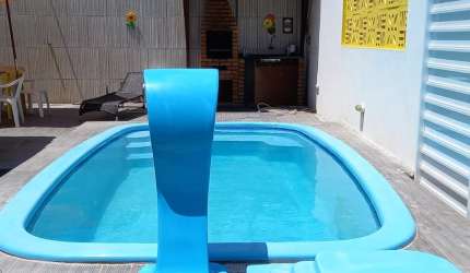 Casa em Tamandaré/Carneiros c/4 quartos, sendo 1 suíte, com piscina e churrasqueira por temporada