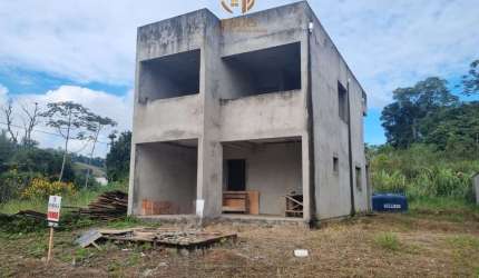 Casa a venda na Barra do Rio Cerro
