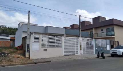 Casa com 2 quartos à venda no Jaraguá 99, Jaraguá do Sul  por R$ 390.000