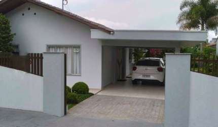 Casa com 3 quartos à venda no Jaraguá Esquerdo, Jaraguá do Sul  por R$ 790.000