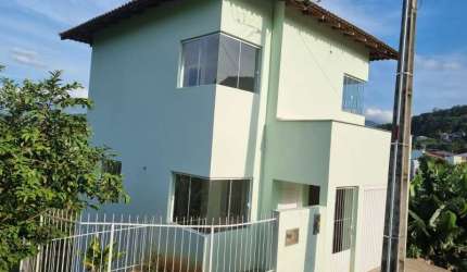 Casa com 2 quartos à venda no Jaraguá 99, Jaraguá do Sul  por R$ 450.000