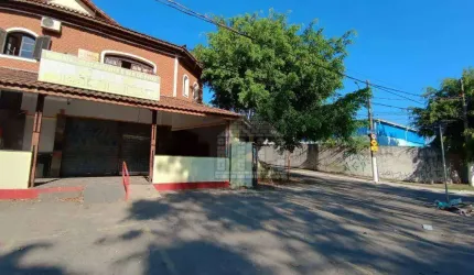 Sobrado Residencial/Comercial com 4 dormitórios à venda no Jardim das Imbuias