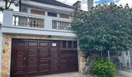 Sobrado à venda com 162m², 3 dormitórios, suíte, home office,  edícula, quintal e 2 vagas em Vila Umuarama