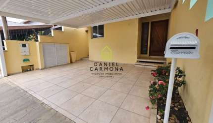 Linda Casa Térrea 02 Dorm/01 Suíte - Condomínio Portal das Acácias - Indaiatuba/SP