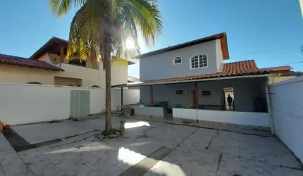 Casa à venda 4 quartos, vagas para até 3 carros, na praia de Piratininga, Regiao Oceânica de Niterói - RJ