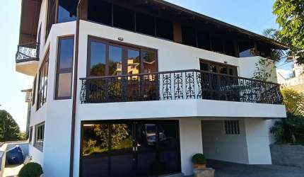 Venda | Casa 4  suítes + vagas