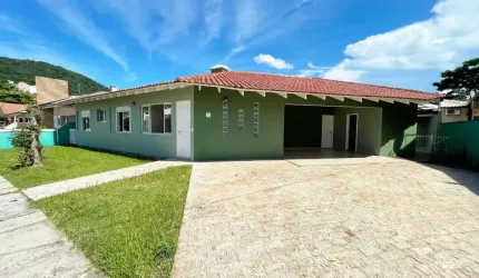 Venda | Casa com 4 quartos (1 suíte)
