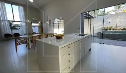 Casa para Venda em Caldas Novas, Estância Itaici, 3 dormitórios, 1 suíte, 2 banheiros, 2 vagas