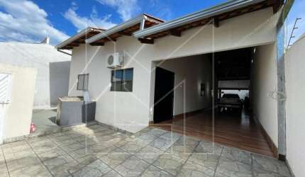Casa para Venda em Caldas Novas, Estância Itaguaí 2, 4 dormitórios, 1 suíte, 3 banheiros, 4 vagas