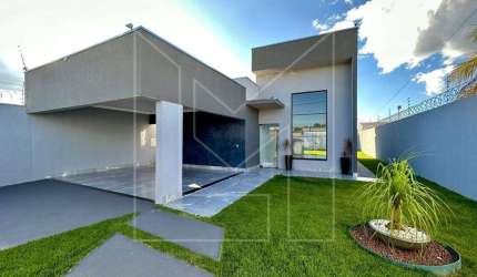 Casa para Venda em Caldas Novas, Jardim Tangara, 3 dormitórios, 1 suíte, 2 banheiros, 2 vagas