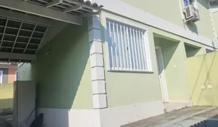 Casa com 2 dormitórios na Estrada do Mendanha,  próximo ao Atacadão.