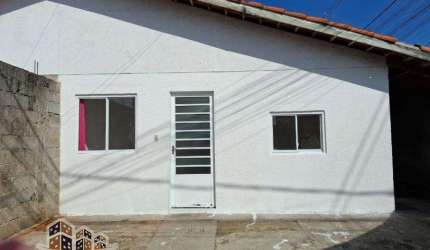 Casa com 2 quartos à venda no Pegorelli, Caraguatatuba  por R$ 190.000