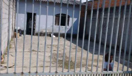 Casa com 2 quartos à venda no Pegorelli, Caraguatatuba  por R$ 160.000