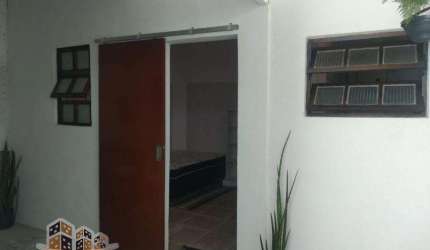 Casa com 3 quartos à venda na Praia das Palmeiras, Caraguatatuba  por R$ 320.000