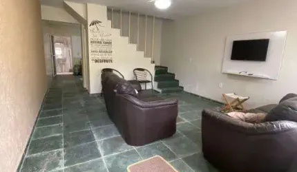Casa com 2 quartos à venda no Martim de Sá, Caraguatatuba  por R$ 330.000