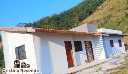 Casa com 2 quartos à venda no Jardim Olaria, Caraguatatuba , 203 m2 por R$ 210.000