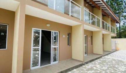 Casa em condomínio fechado com 2 quartos à venda no Capricórnio II, Caraguatatuba  por R$ 380.000