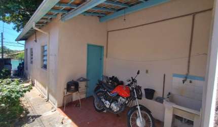 Casa Velha para Reforma - 03 Quartos - Bairro Monte Castelo
