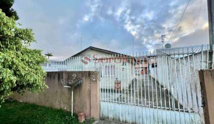 Vende-se terreno no Cajuru com 3 casas- Aceita permuta como parte do pagamento