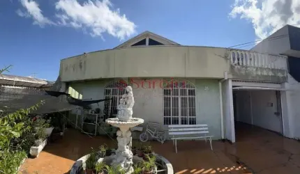 Vende-se Casa Terrea no Cajuru - Excelente Localizacao!