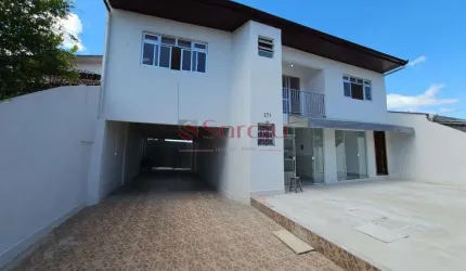 Aluga-se Apartamento no Cajuru - 80m2, 3 Quartos e 3 Vagas de Garagem!