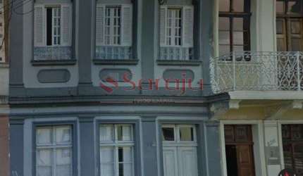 Vende-se casa para ponto comercial  - Patrimonio Historico Cultural no centro de Curitiba.