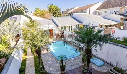 Vende-se - AVERBADO -  Sobrado com Piscina e Espaco Gourmet no Taruma – Proximo ao Jockey Plaza!